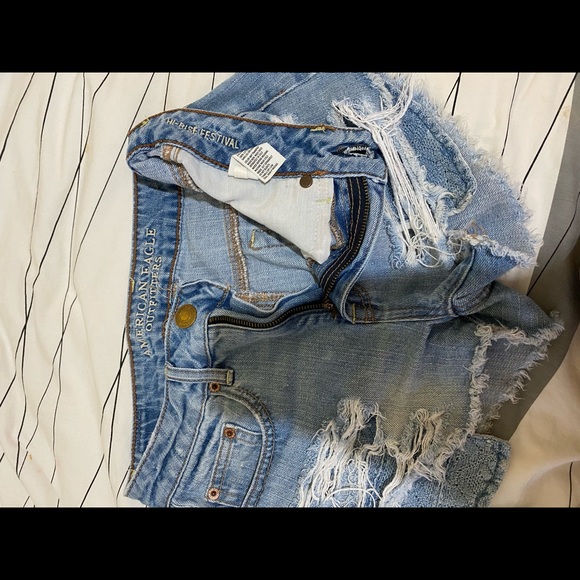 American eagle high waisted shorts - Picture 3 of 4